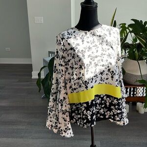 Vince Camuto Top (Floral Print) - Size Medium